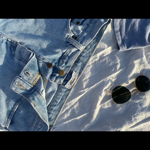 Forever 21 Jean shorts - Picture 4 of 9